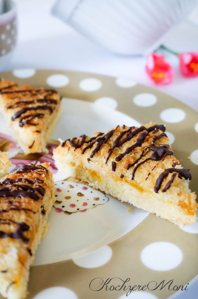 Rezeptbild: Kokosecken mit Maracujakonfitüre
