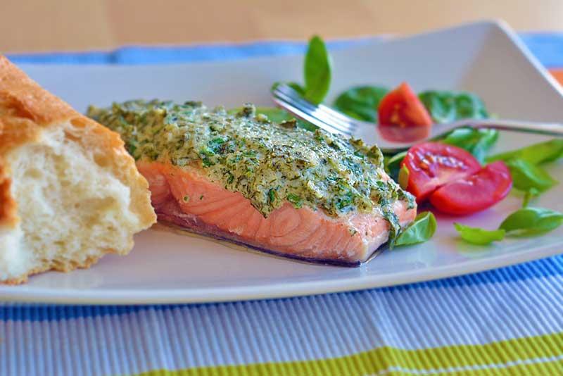 Rezeptbild: Kräuterlachs im Ofen