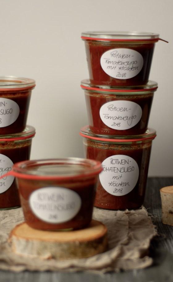 Rezeptbild: Rotwein-Tomatensugo mit Kräutern [zum Einkochen]