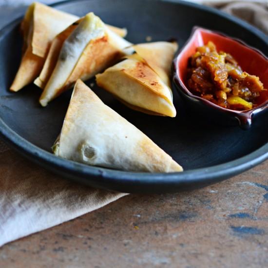 Rezeptbild: Ziegenkäsedreiecke mit Feigenchutney