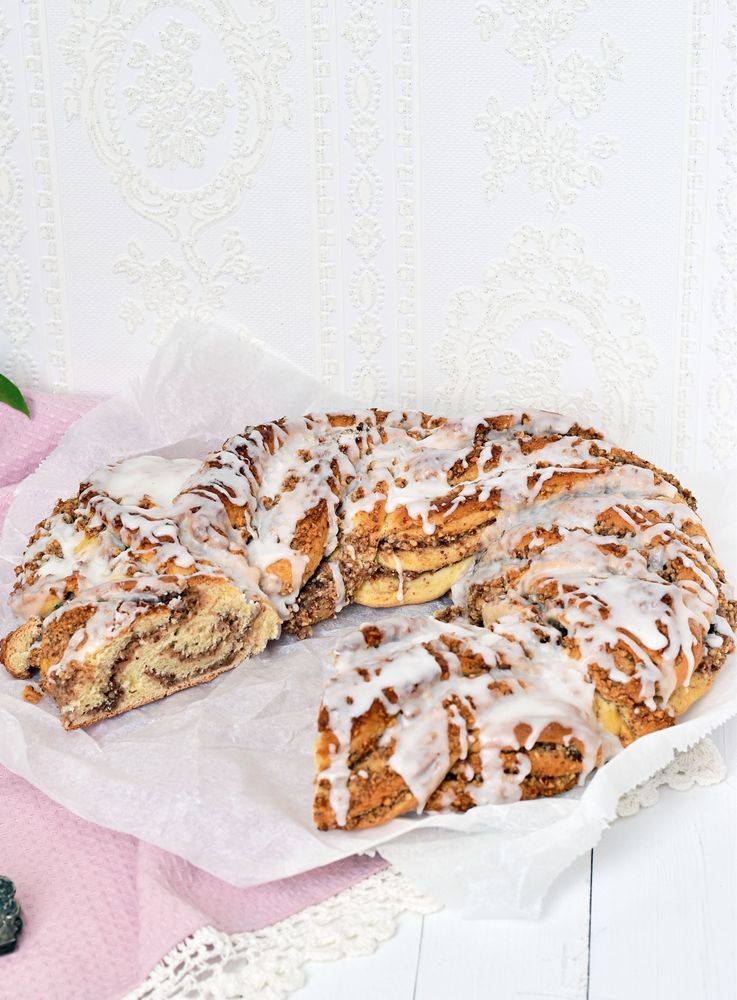 Rezeptbild: Feiner Nusskranz zu Ostern