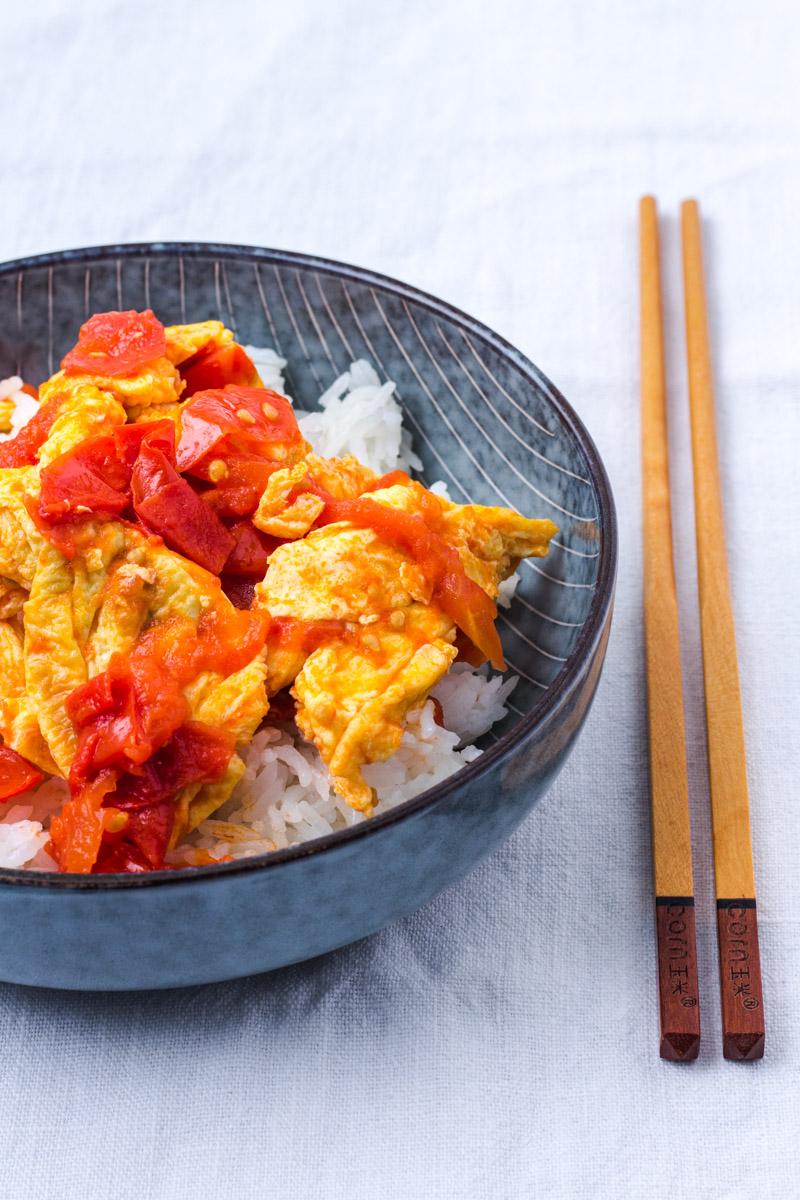 Rezeptbild: Chinesisches Rührei mit gebratenen Tomaten