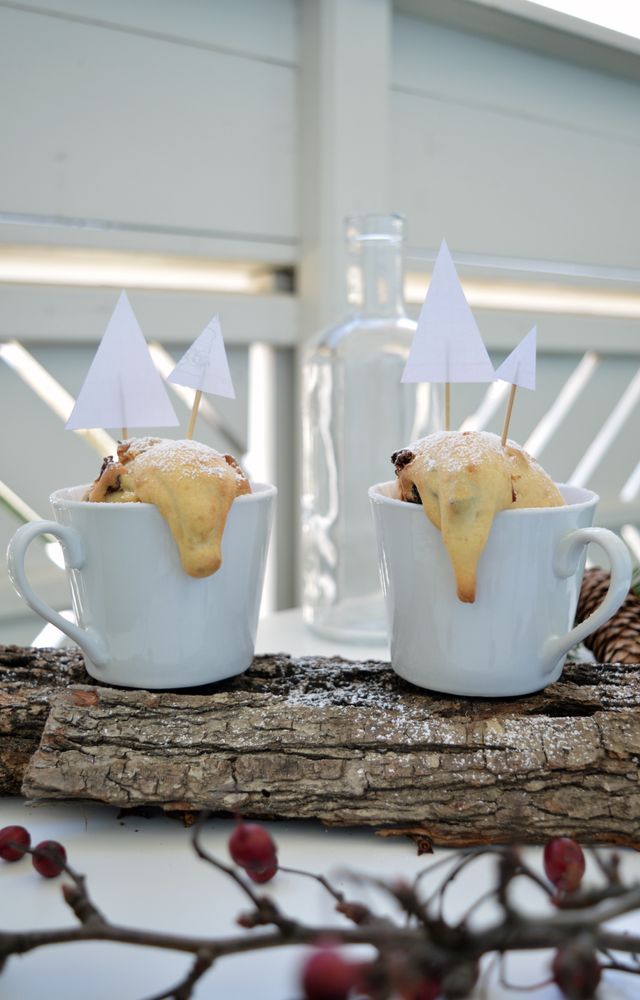 Rezeptbild: White Chocolate Cranberry Mug Cakes