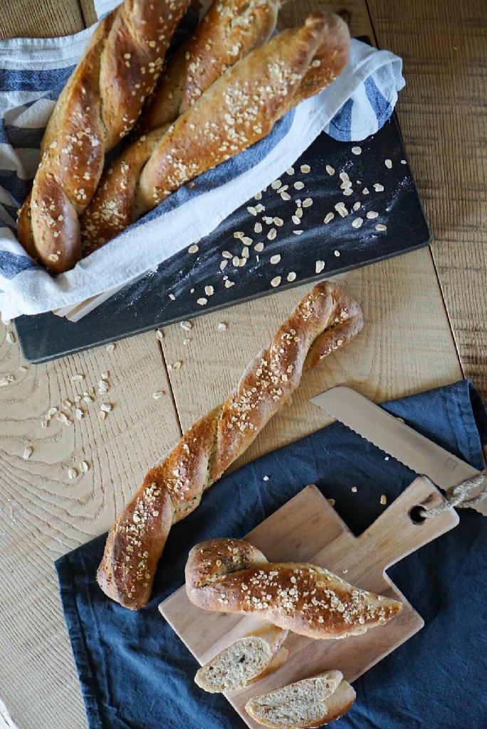 Rezeptbild: Haferbaguettes mit Chiasamen und Amaranth