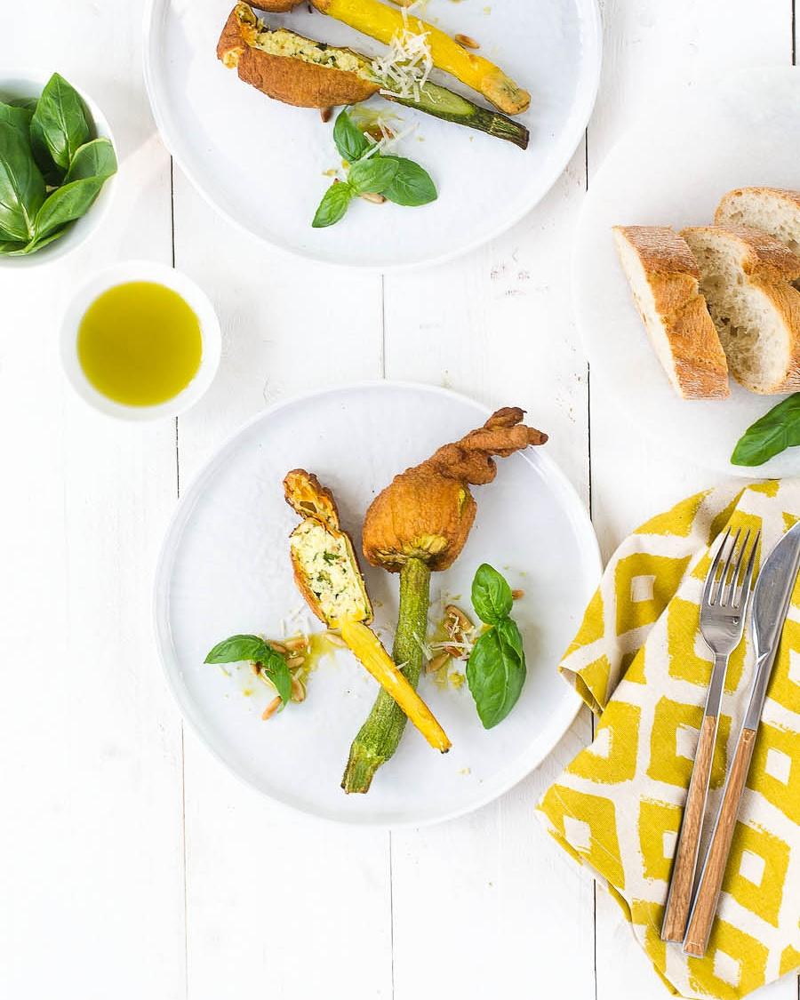 Rezeptbild: Mit Ricotta gefüllte Zucchiniblüten 
