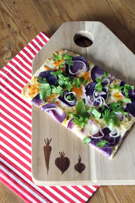 Rezeptbild: Flammkuchen mit Vitelotten