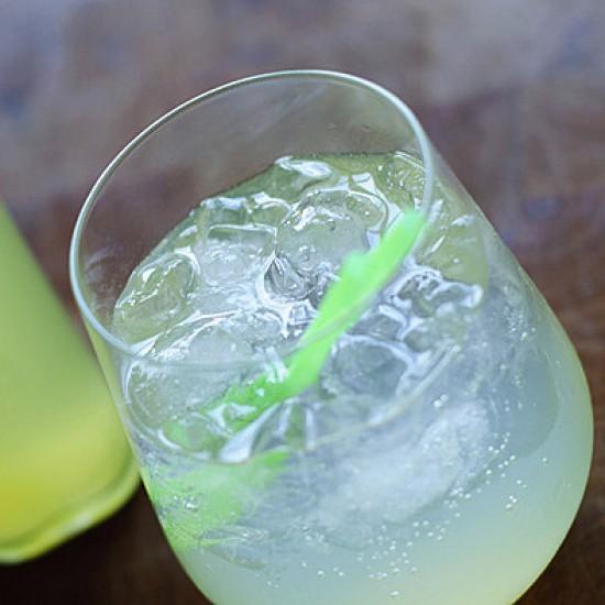 Rezeptbild: Zitronen-Minz-Sirup