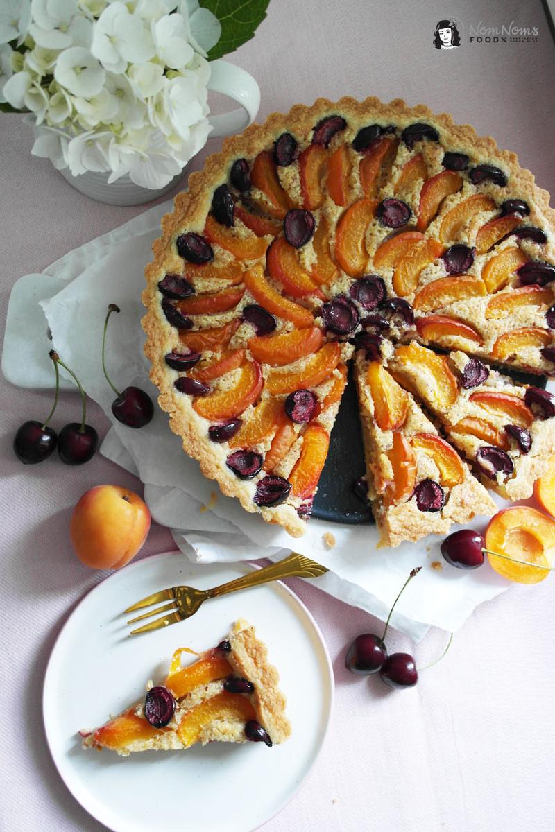 Rezeptbild: Aprikosen-Kirsch-Tarte mit Frangipane