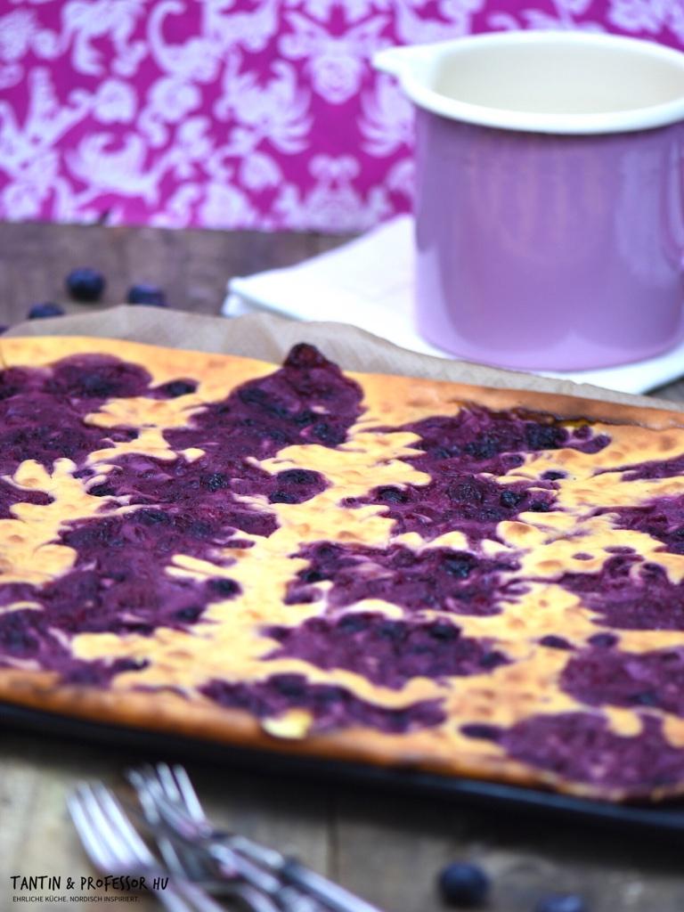 Rezeptbild: Quark-Früchtekuchen ohne Boden vom Blech