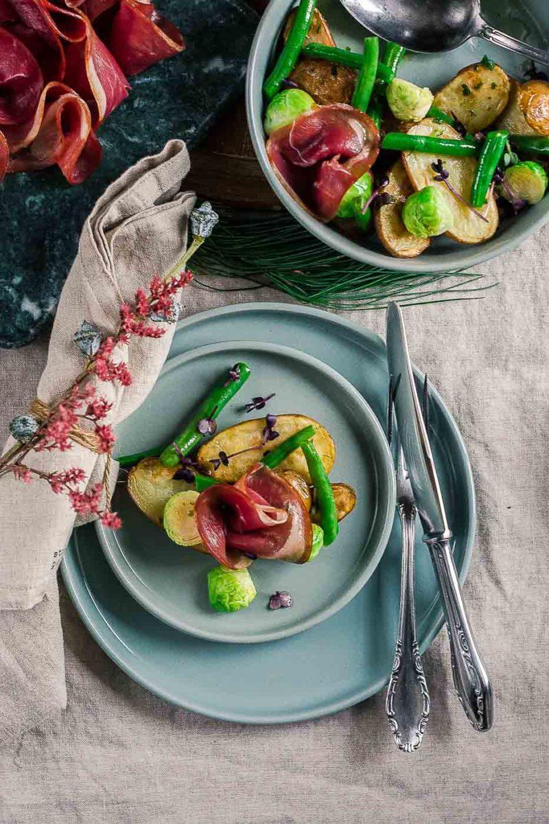 Rezeptbild: Lauwarmer gerösteter Kartoffelsalat