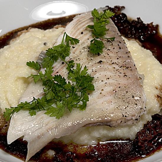 Rezeptbild: Steinbutt mit Selleriepüree und Morchelsauce