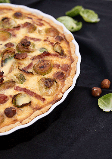Rezeptbild: Rosenkohl-Haselnuss-Quiche mit Apfel