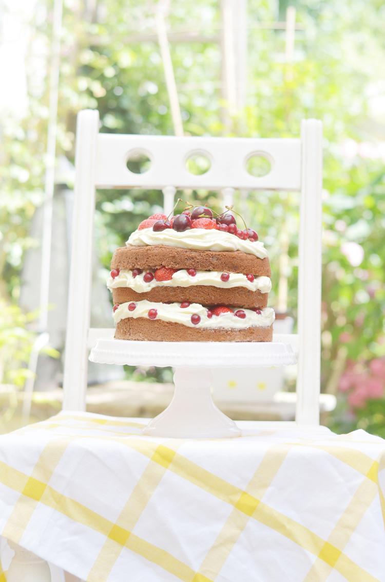 Rezeptbild: Naked Cake mit Beeren