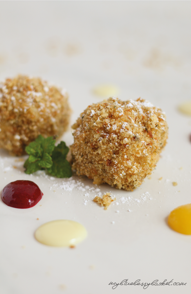 Rezeptbild: Mascarponeknöderl mit Lavendelbröseln