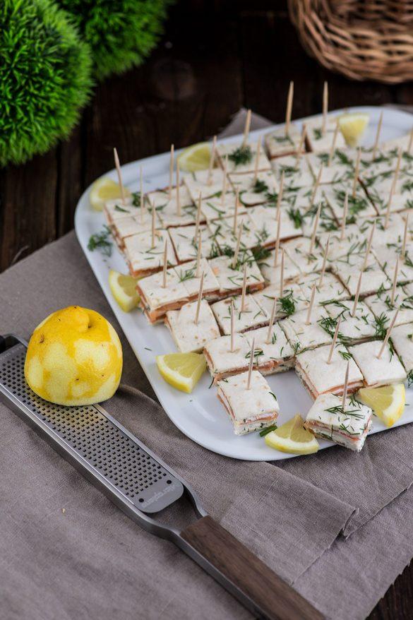Rezeptbild: Lachs Frischkäse Fingerfood Häppchen als Partysnack