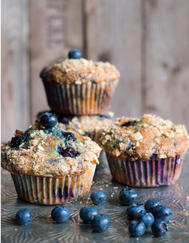 Rezeptbild: Blaubeer-Joghurt Muffins mit Nussstreuseln