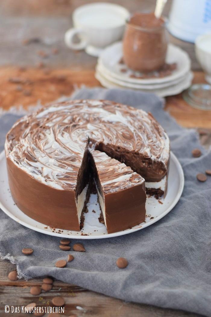 Rezeptbild: Black & White Marmor Schoko Torte