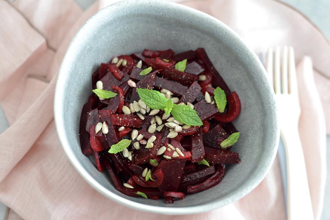 Rezeptbild: Rote Bete Salat mit Apfel und Zwiebel