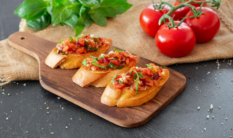 Rezeptbild: Bruschetta mit Tomaten, Knoblauch und Basilikum