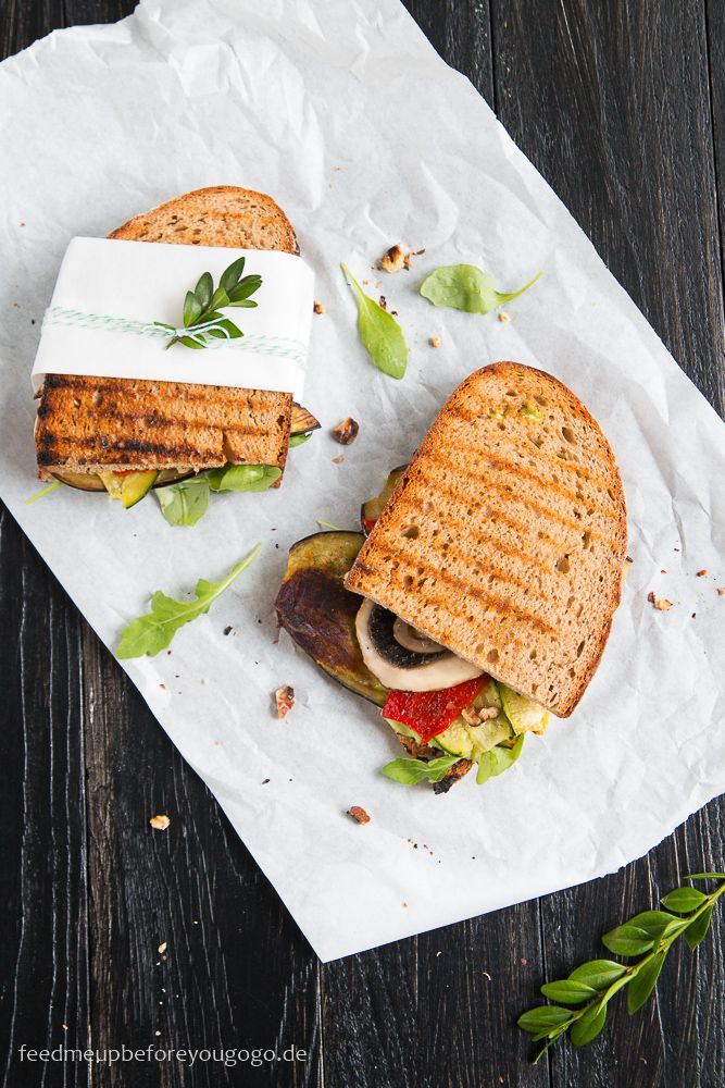 Rezeptbild: Antipasti-Sandwich mit Zitronen-Basilikum-Aioli