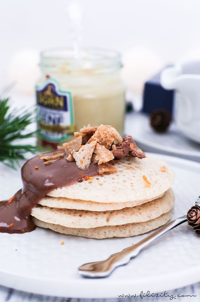 Rezeptbild: Weihnachts-Dessert: Baghrir mit Schoko-Orangen-Senf-Soße