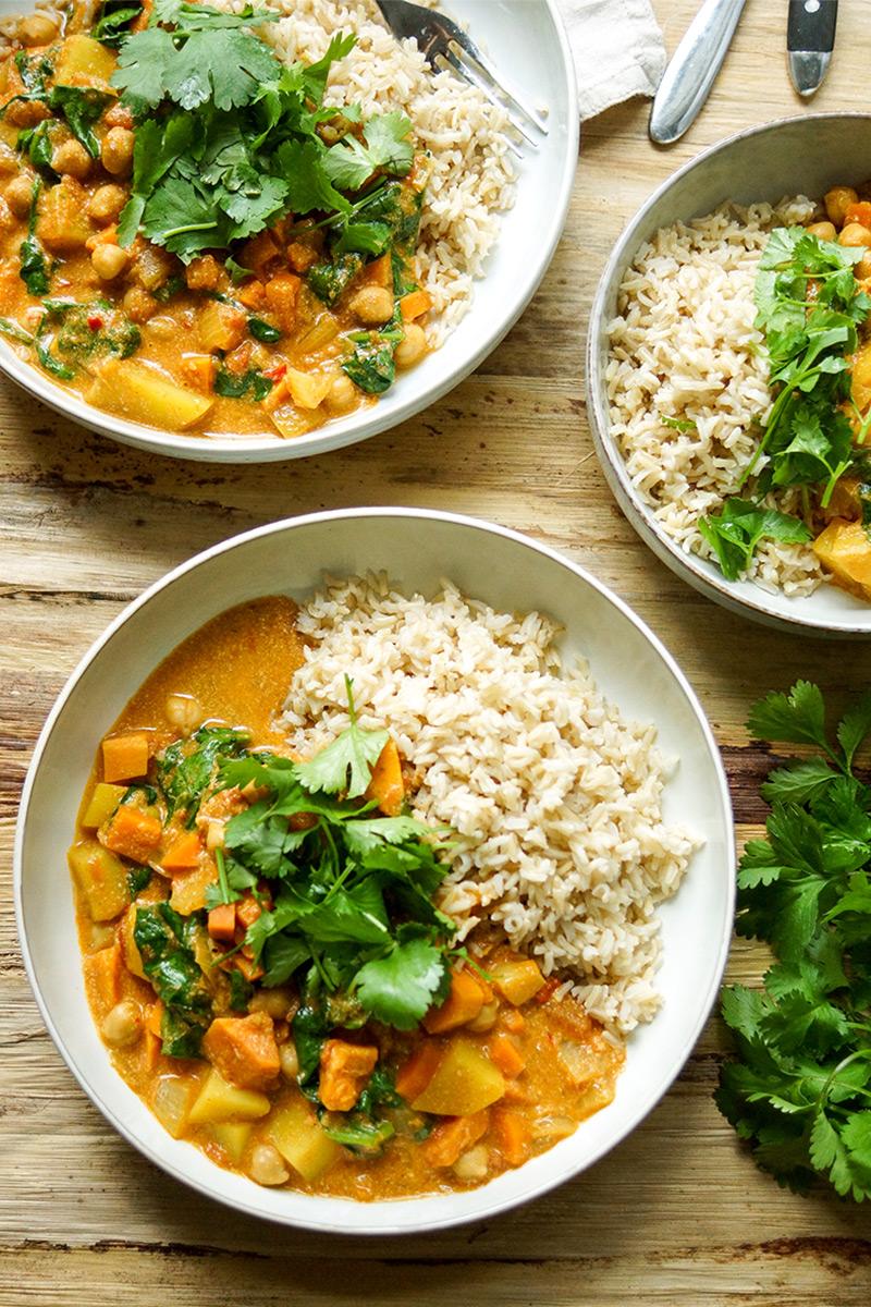 Rezeptbild: Cremiges Kokos Kichererbsen Curry mit Süßkartoffel