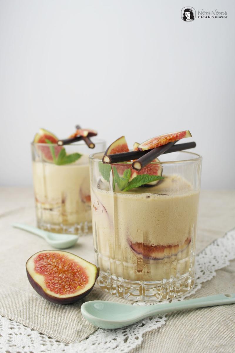 Rezeptbild: Schokoladen-Minze-Tee-Panna-Cotta mit Feigen