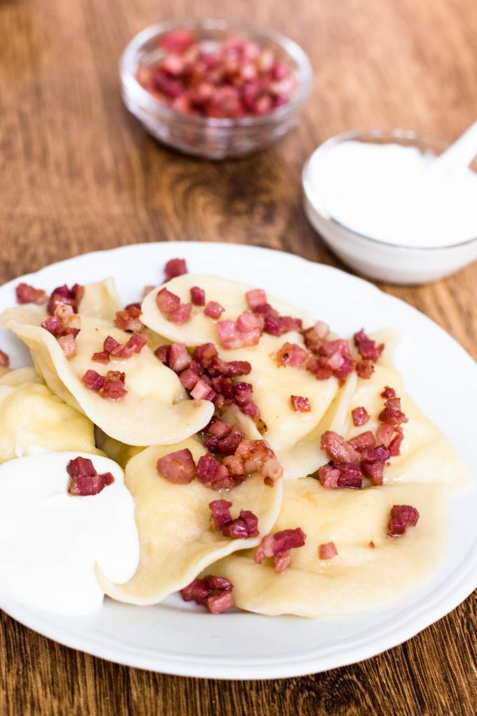 Rezeptbild: POLNISCHE PIEROGI MIT KARTOFFELN UND WEISSKÄSE (PIEROGI RUSKIE)