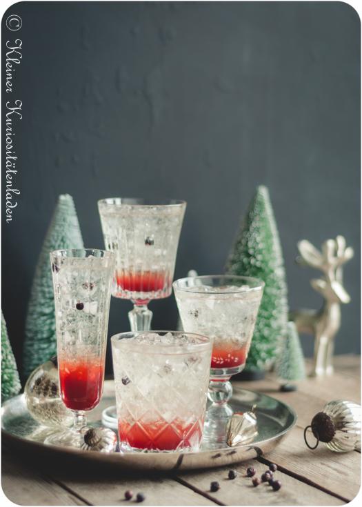 Rezeptbild: La Geniévre ~ Cocktail und Granatapfelsirup