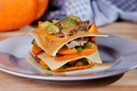 Rezeptbild: Offene Lasagne mit Rosenkohl und Kürbis