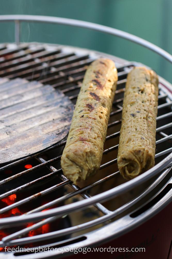 Rezeptbild: Vegane Seitanwürste mit Kräutern