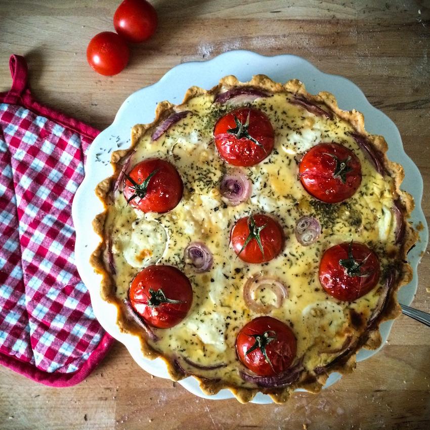 Rezeptbild: Tomatenquiche mit Ziegenkäse und Honig