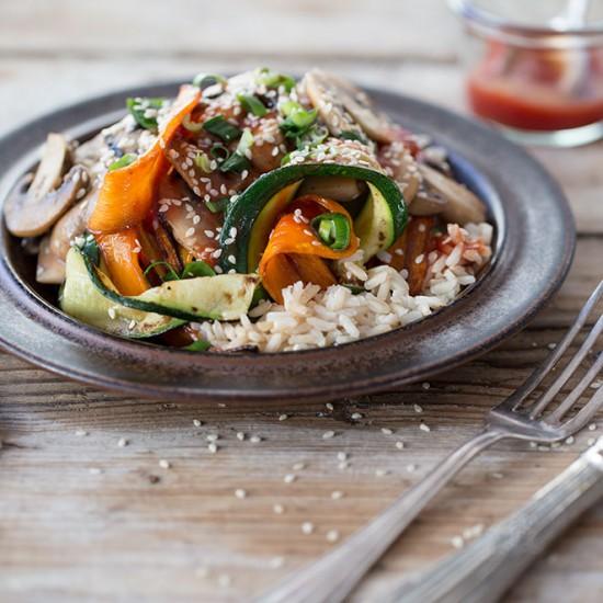 Rezeptbild: Koreanisches Bibimbap mit Möhren und Zucchini