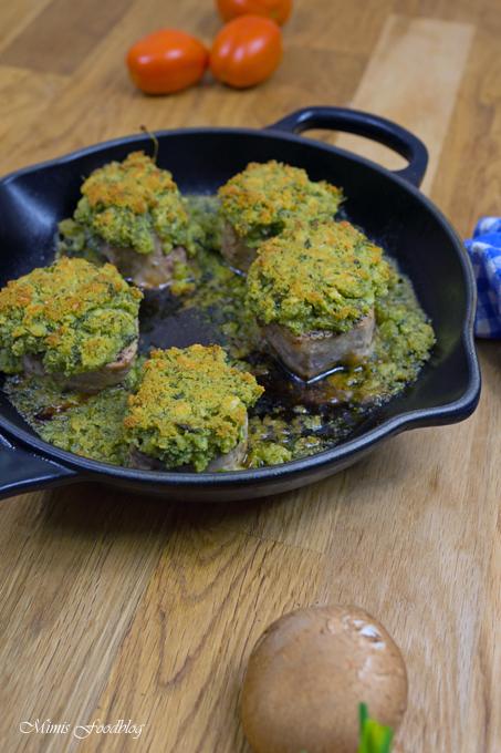 Rezeptbild: Schweinemedaillons mit Kräuterkruste aus dem Backofen