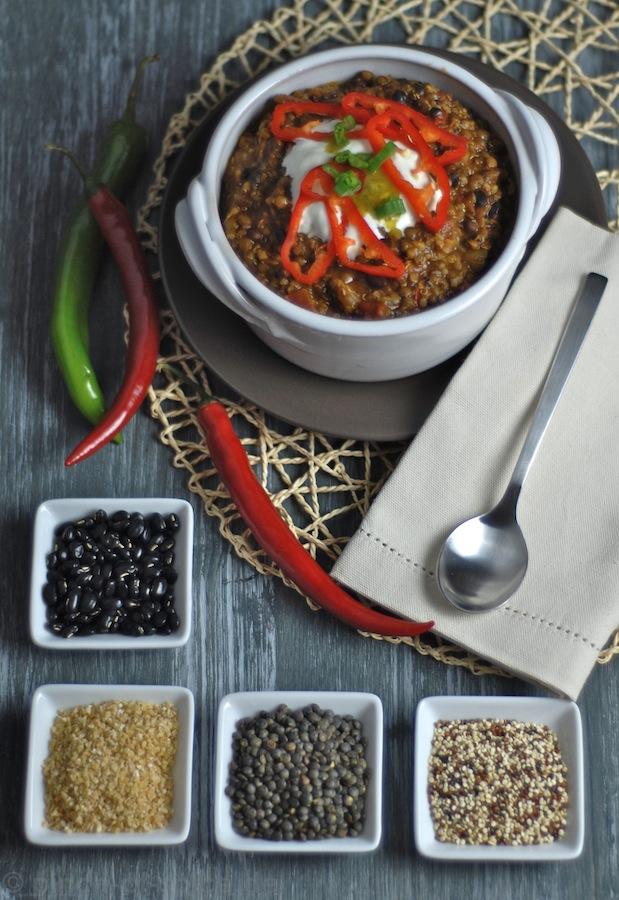 Rezeptbild: Rauchiges Chili mit Linsen, Bohnen und Quinoa (vegetarisch/vegan)