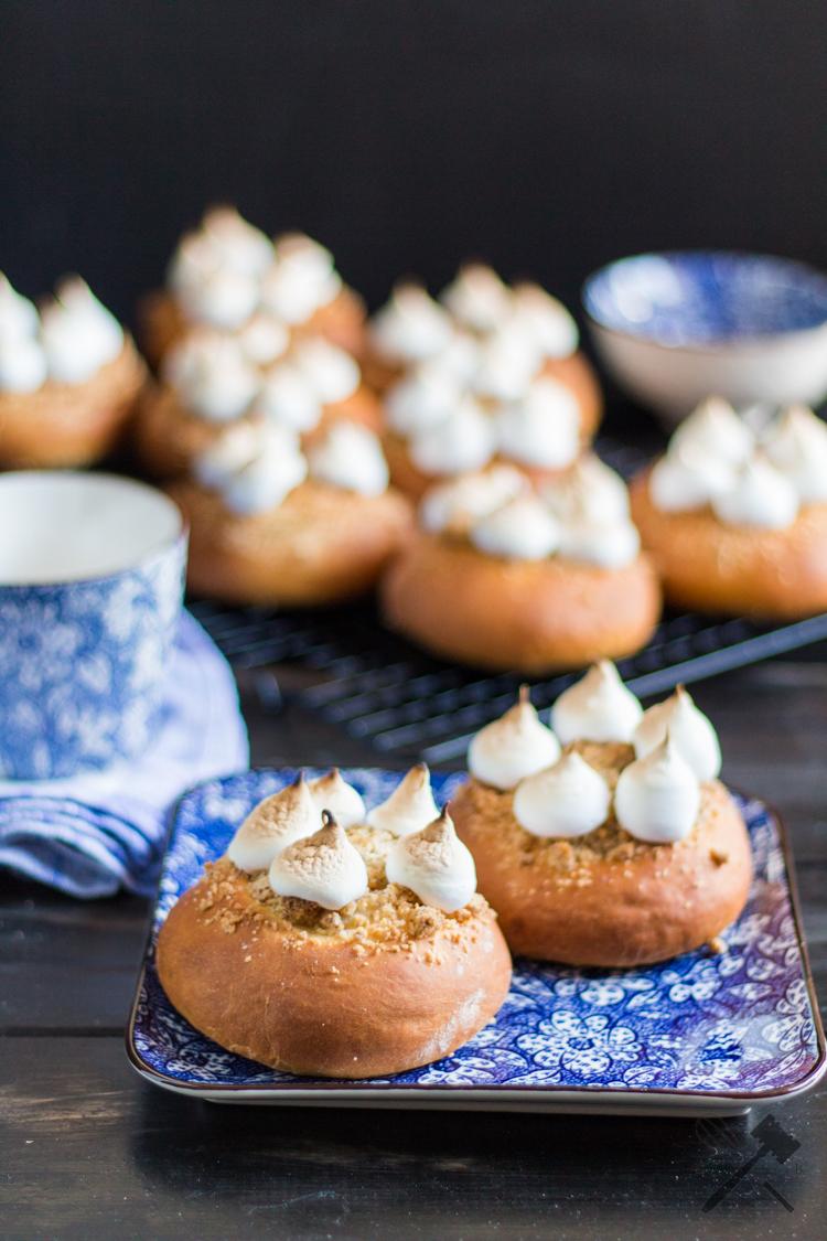 Rezeptbild: Streuseltaler mit Meringue-Topping