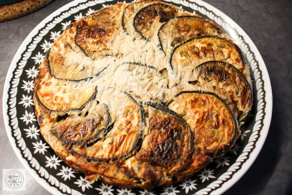 Rezeptbild: Ottolenghi's Aubergine Courgette and Yoghurt upside-down Cake
