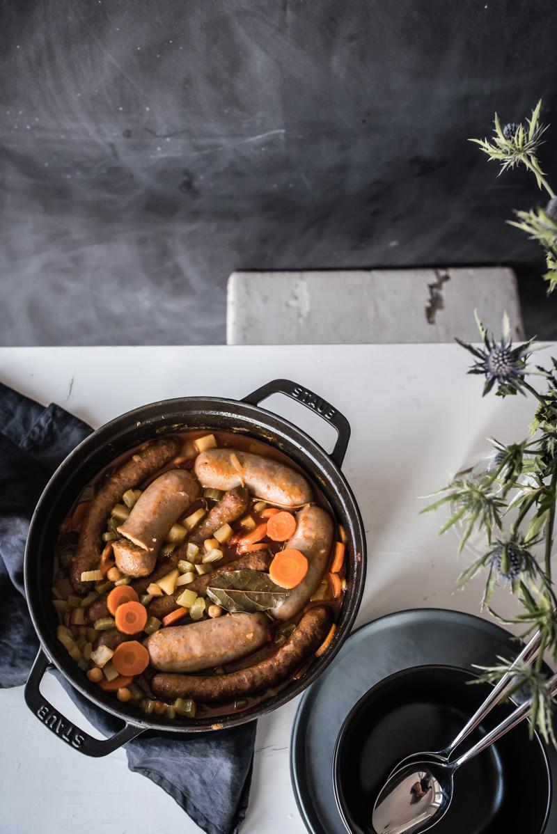 Rezeptbild: One Pot Soulfood: Kichererbseneintopf mit Wurzelgemüse, Salsiccia und Merguez