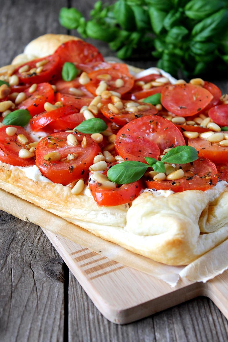 Rezeptbild: Tomaten-Ricotta-Tarte mit Pinienkernen