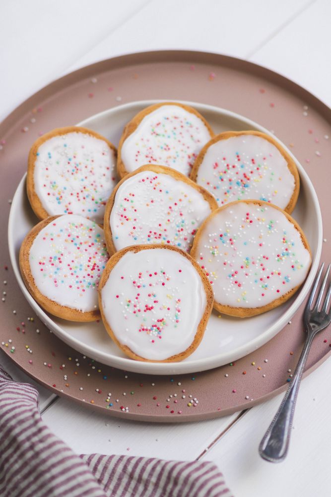 Rezeptbild: saftige Vanille Amerikaner mit zitronigem Zuckerguss