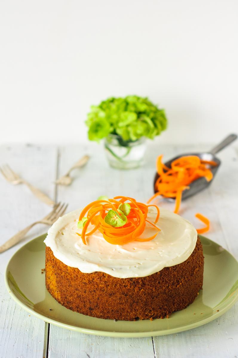 Rezeptbild: Super saftiger Karottenkuchen mit Frischkäsefrosting 