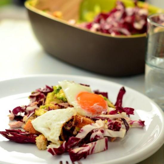 Rezeptbild: Thunfisch-Spiegeleier-Salat mit Avocado