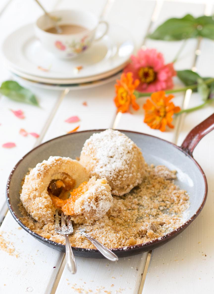 Rezeptbild: Oma's flaumige Marillenknödel