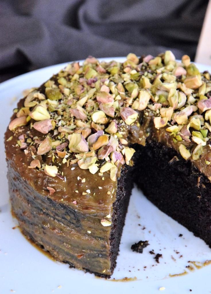 Rezeptbild: Guinness-Cake mit Salzkaramell und Pistazie