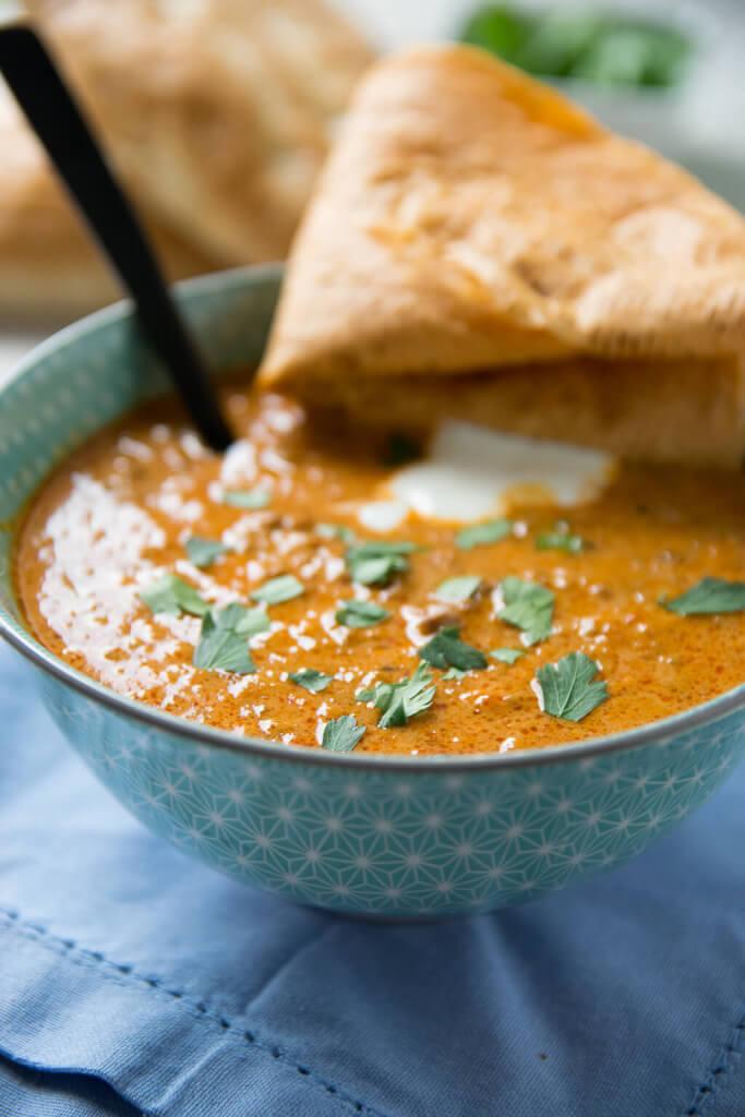 Rezeptbild: Ajvar Suppe mit Hackfleisch