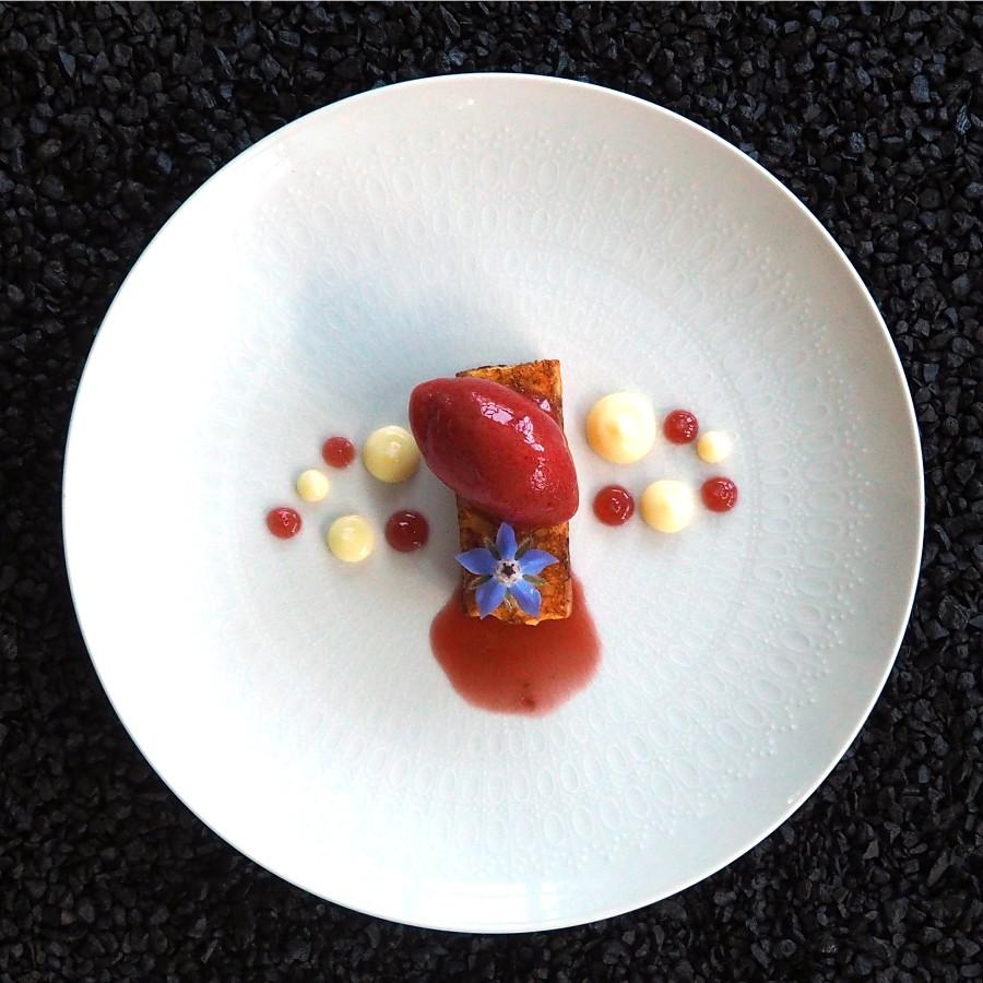 Rezeptbild: Armer Ritter vom Brioche, Zwetschgen-Sorbet, Whiskey-Creme