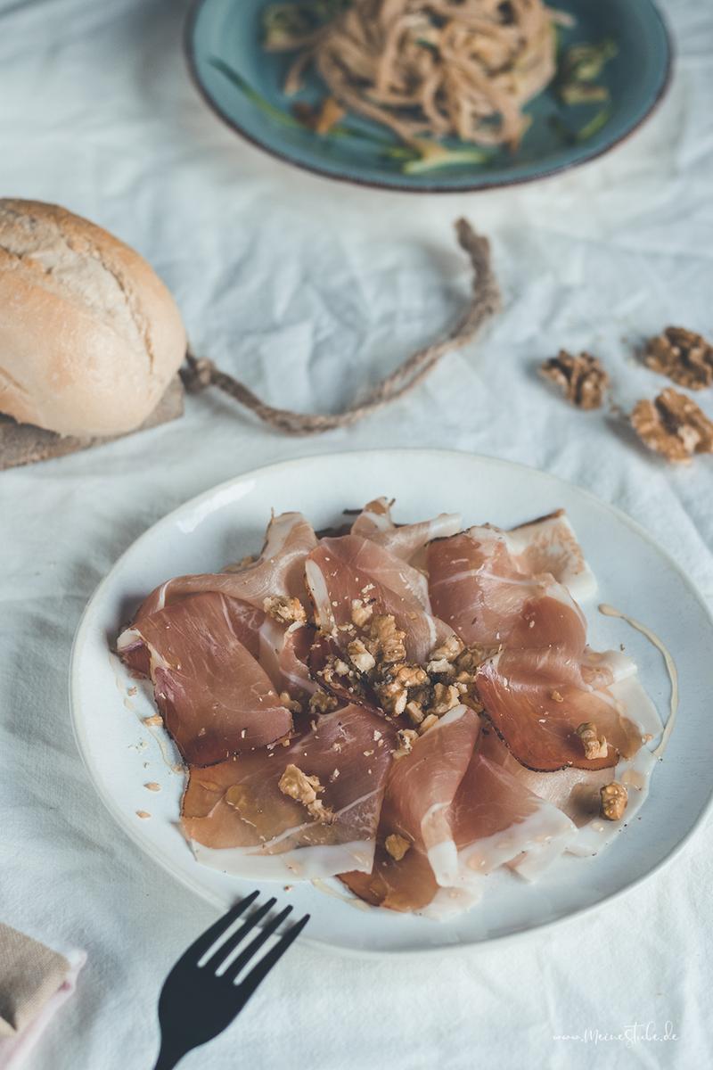 Rezeptbild: Schinken mit Walnusskernen & Honig
