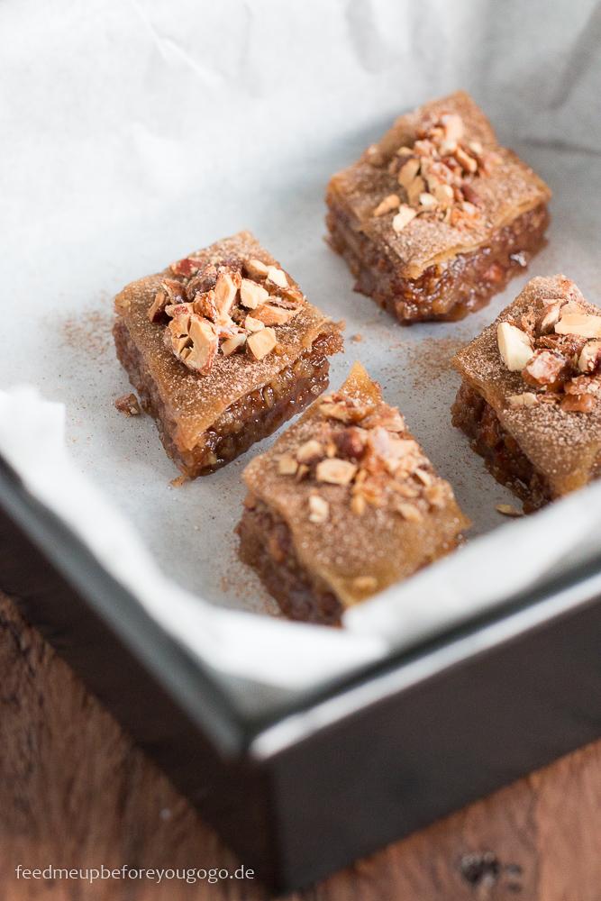 Rezeptbild: Weihnachtliches Baklava mit gebrannten Mandeln und Zimt