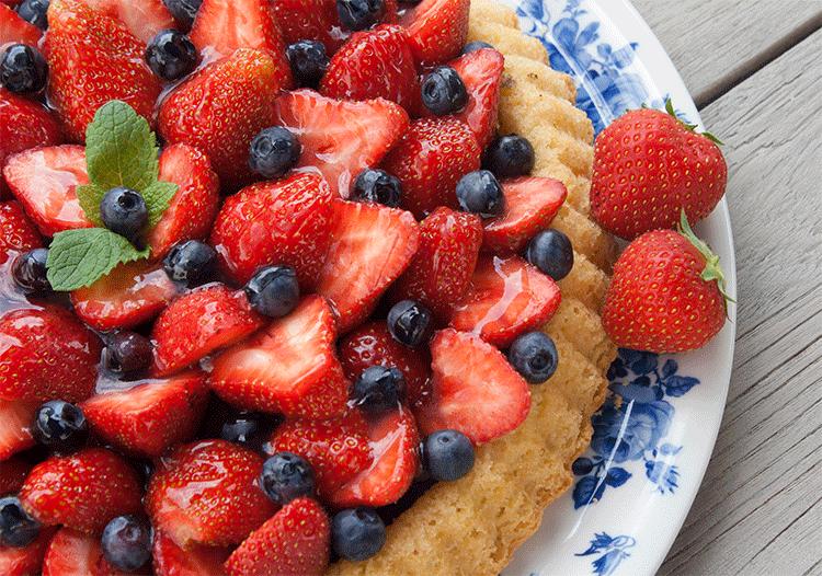 Rezeptbild: Schneller Obstboden mit Erdbeeren