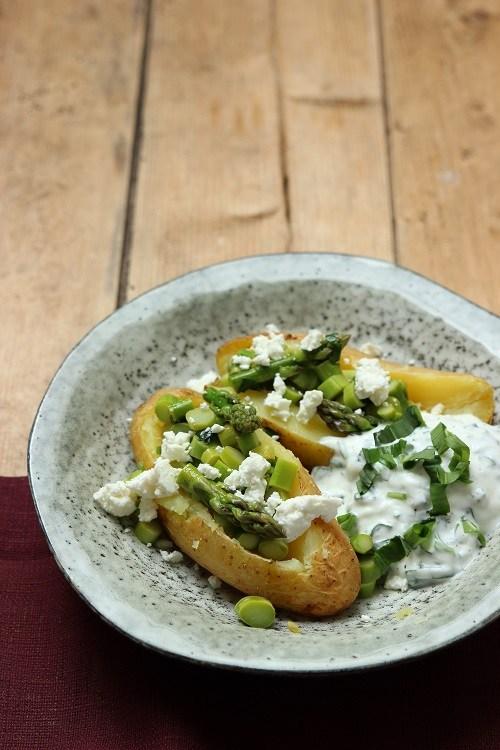 Rezeptbild: Kumpir mit Bärlauch und grünem Spargel
